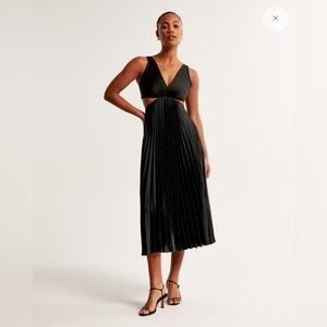 Abercrombie Giselle Pleated Cutout Maxi Dress